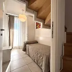 Recently Built Flat With Pool And Balcony 아파트