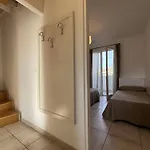아파트 Recently Built Flat With Pool And Balcony *
