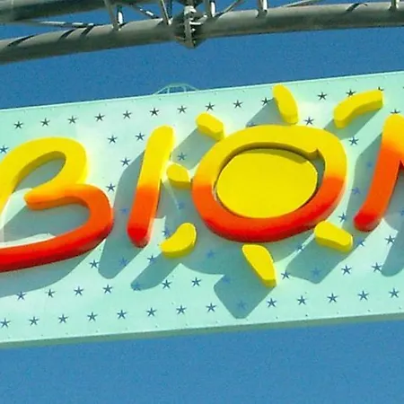 アパート Recently Built Flat With Pool And Balcony ビビオーネ