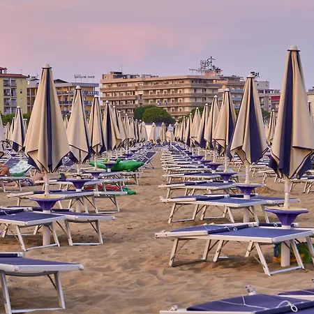 Apartment Recently Built Flat With Swimming Pool And Balcony Bibione