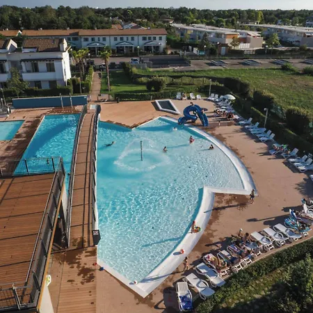 Recently Built Flat With Pool And Balcony Apartament Bibione