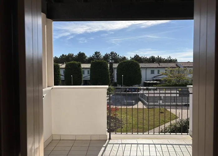 Recently Built Flat With Pool And Balcony Апартаменты Бибионе